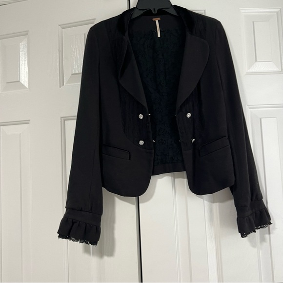 Free People Crop Tuxedo Blazer Jacket Black Lace Velvet Boho Grunge Goth Sz 4 - Picture 11 of 15